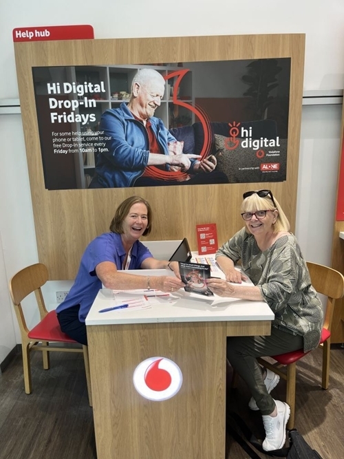 hi digital volunteer helps woman