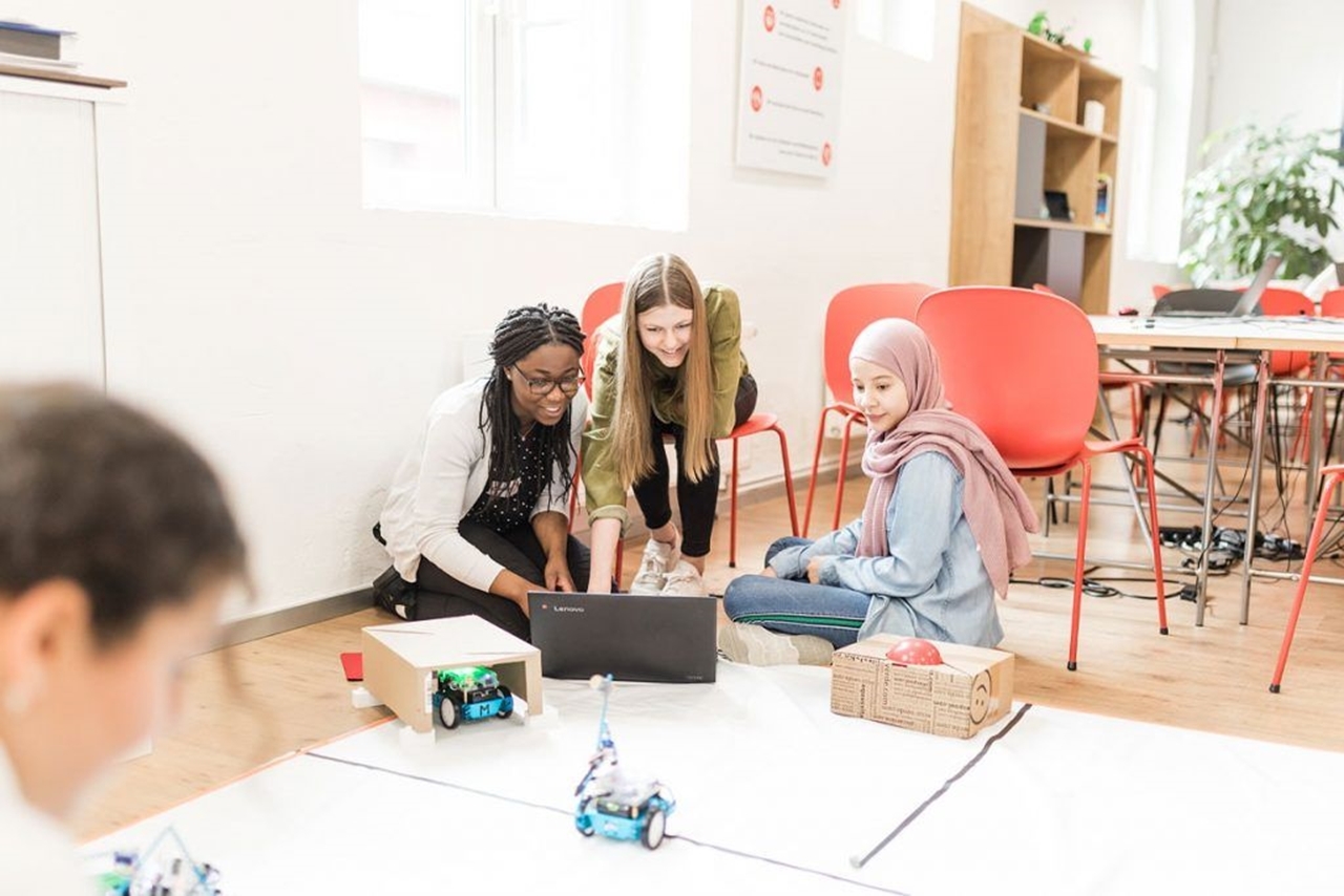 Partners Instant Network Schools